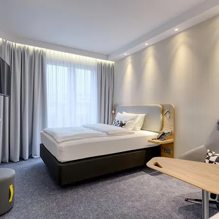 Hotel Express Munich Airport - By Ihg 3*