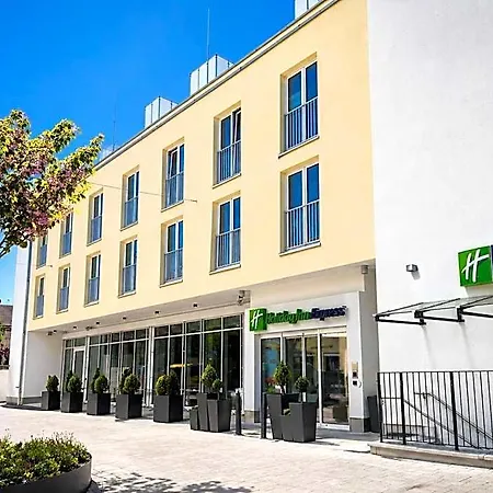 Express Munich Airport - By Ihg فندق ايردينغ