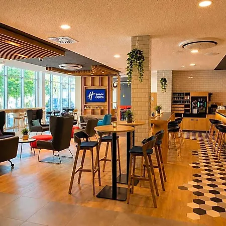 فندق Express Munich Airport - By Ihg